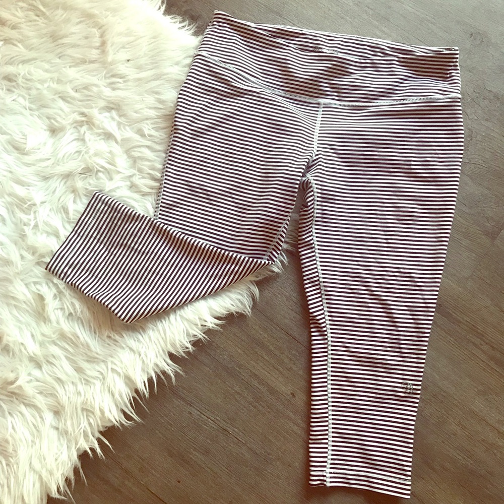 **SOLD** Size L MPG crop leggings